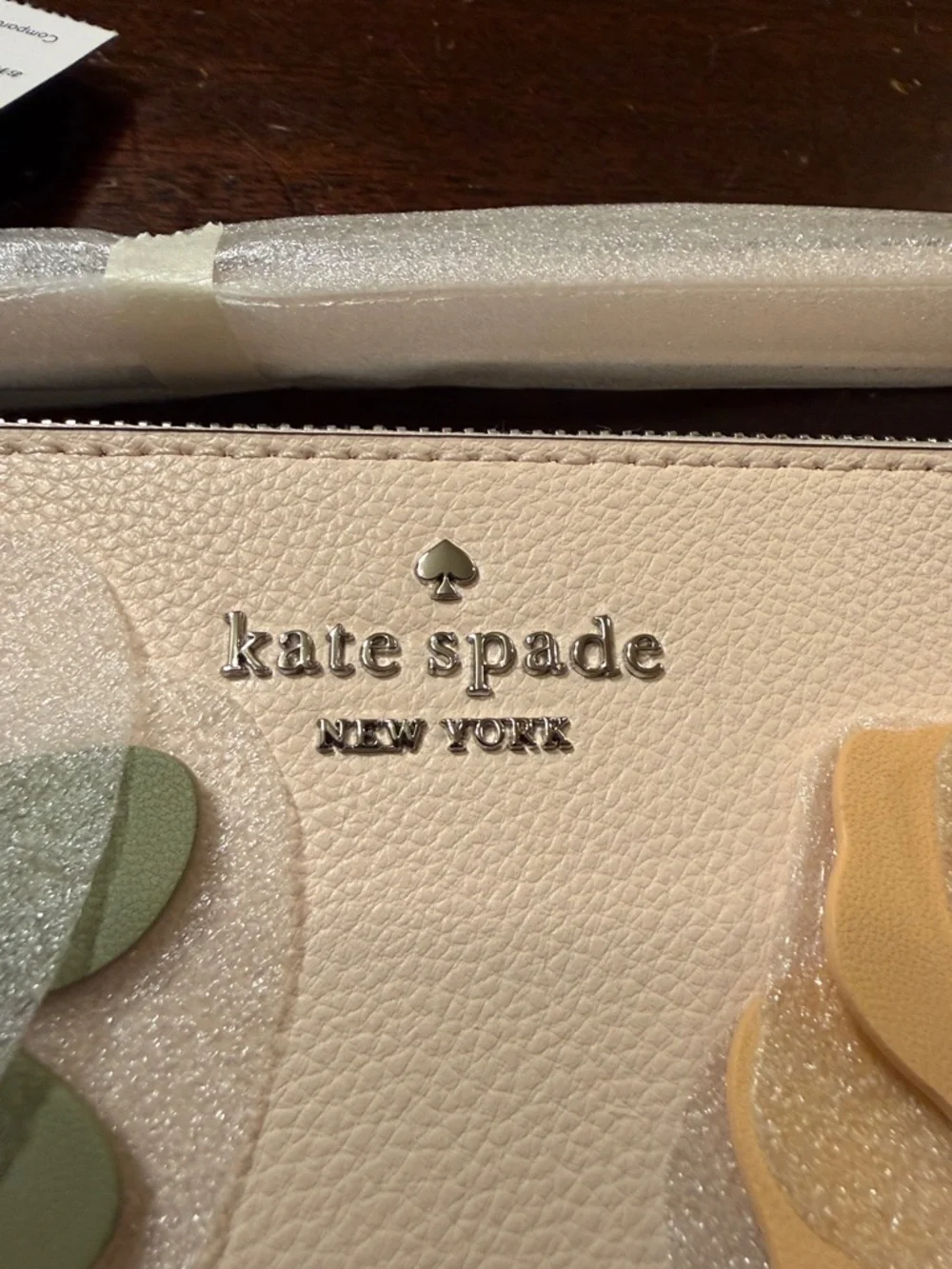NWT Kate Spade Lucy Floral Medium L-Zip Wristlet Peach- Fits iPhone Dainty